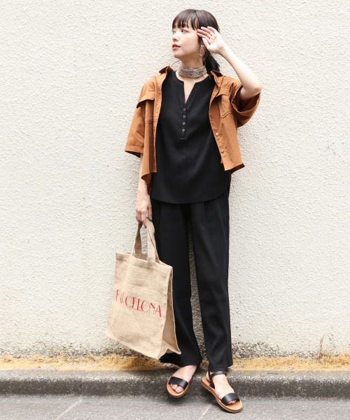 LOWRYS FARM(ローリーズファーム)の「ショートCPOシャツ 841006(シャツ/ブラウス・レディース・ブラック/オフホワイト/ブラウン/ベージュ・FREE)」の9枚目の写真