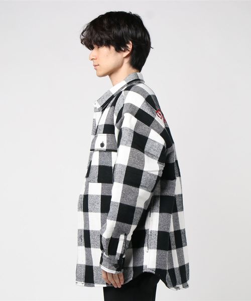WEGO（ウィゴー）の「WEGO/チェックビッグシルエットCPOシャツジャケット（シャツ/ブラウス・メンズ・ホワイト系その他2/レッド系その他2・MEDIUM/LARGE）」の4枚目の写真