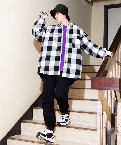 WEGO（ウィゴー）の「WEGO/チェックビッグシルエットCPOシャツジャケット（シャツ/ブラウス・メンズ・ホワイト系その他2/レッド系その他2・MEDIUM/LARGE）」の22枚目の写真