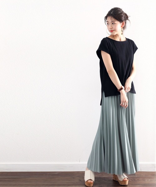 classicalelf(クラシカルエルフ)の「さらり柔らか。ランダムリブフレンチボートネック半袖Tシャツ(Tシャツ/カットソー・レディース・ホワイト/ブラック/ベージュ/ブラウン/チャコール/グレイッシュベージュ・MEDIUM/LARGE/X-LARGE/XX-LARGE/SMALL)」の22枚目の写真