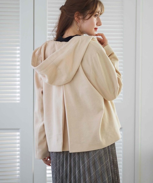 GeeRA(ジーラ)の「ショート丈バックタック2WAYコート(その他アウター・レディース・ネイビー/ベージュ・LARGE/X-LARGE/MEDIUM)」の3枚目の写真