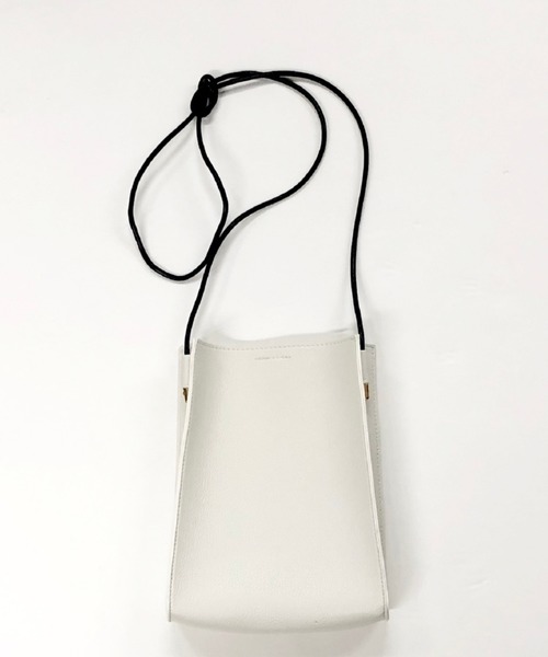 archives（アルシーヴ）の「スクエアミニショルダーバッグ（ショルダーバッグ・レディース・ホワイト/ブラック/ベージュ・MEDIUM）」の4枚目の写真