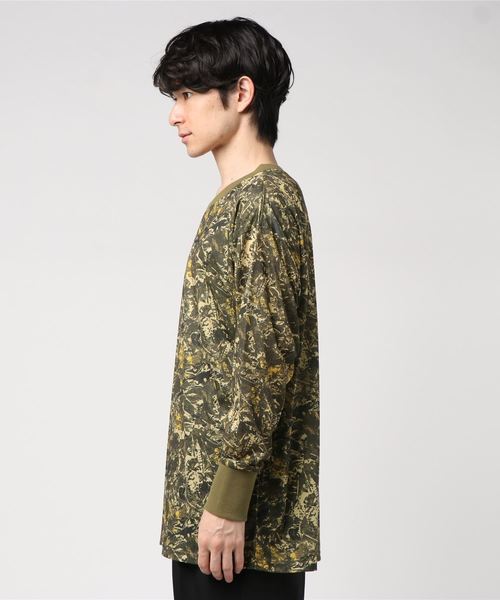 NO ID.（ノーアイディ）の「カモフラルーズロンT（Tシャツ/カットソー・メンズ・ブラック/イエロー/ワイン・1/2）」の21枚目の写真