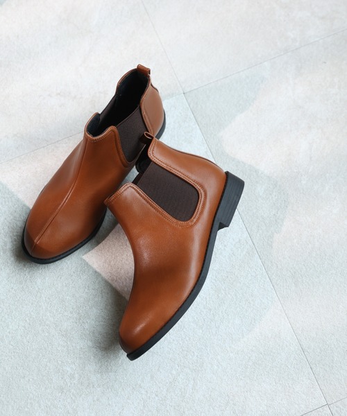 VIVIAN(ヴィヴィアン)の「軽量ソール&ローヒールサイドゴアショートブーツ(ブーツ・レディース・アッシュブラウン/グレー系その他3/D/ブラウン系その他6/E/ブラック系その他2/ブラウン系その他5/イエロー系その他5/ブラック系その他3/ホワイト×カーキブラウン・L/S/M/LL)」の8枚目の写真