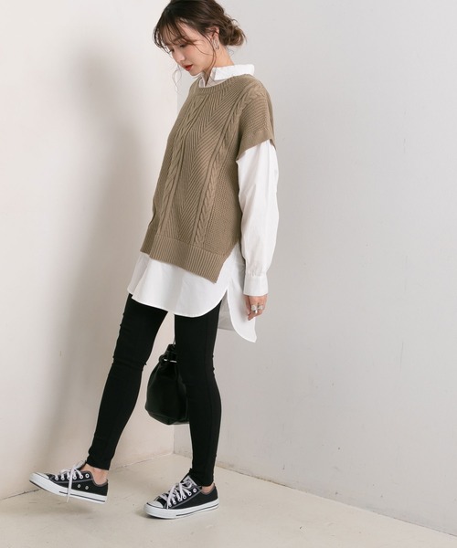 Newlyme(ニューリーミー)の「ケーブルニットベストレイヤードシャツ【R】(ニット/セーター・レディース・ブラウン/パープル/ベージュ/ブラック・M-L)」の7枚目の写真