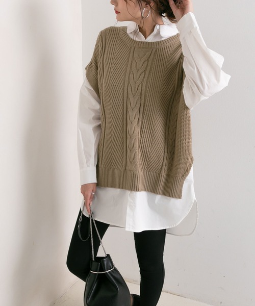 Newlyme(ニューリーミー)の「ケーブルニットベストレイヤードシャツ【R】(ニット/セーター・レディース・ブラウン/パープル/ベージュ/ブラック・M-L)」の10枚目の写真