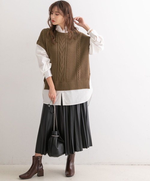 Newlyme(ニューリーミー)の「ケーブルニットベストレイヤードシャツ【R】(ニット/セーター・レディース・ブラウン/パープル/ベージュ/ブラック・M-L)」の12枚目の写真