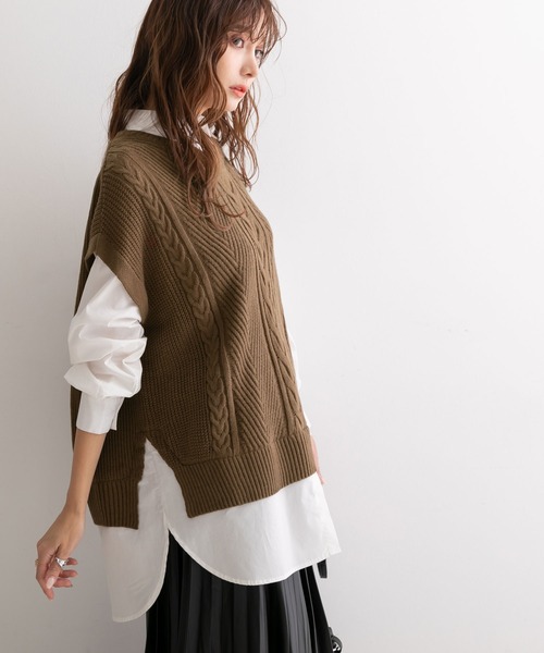 Newlyme(ニューリーミー)の「ケーブルニットベストレイヤードシャツ【R】(ニット/セーター・レディース・ブラウン/パープル/ベージュ/ブラック・M-L)」の15枚目の写真