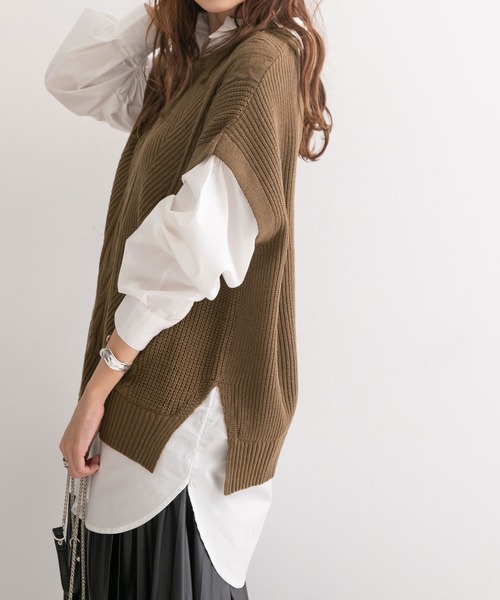 Newlyme(ニューリーミー)の「ケーブルニットベストレイヤードシャツ【R】(ニット/セーター・レディース・ブラウン/パープル/ベージュ/ブラック・M-L)」の16枚目の写真