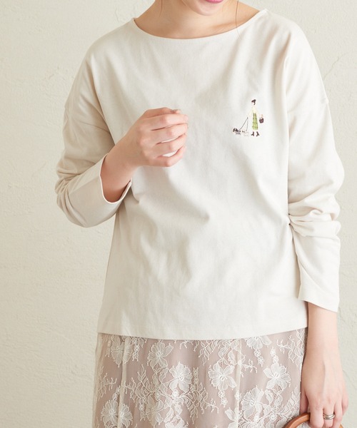 natural couture（ナチュラルクチュール）の「Autumn girl ミニ刺繍ロンT（Tシャツ/カットソー・レディース・アイボリー/モカ/ラベンダー/その他1/その他2・FREE）」の2枚目の写真