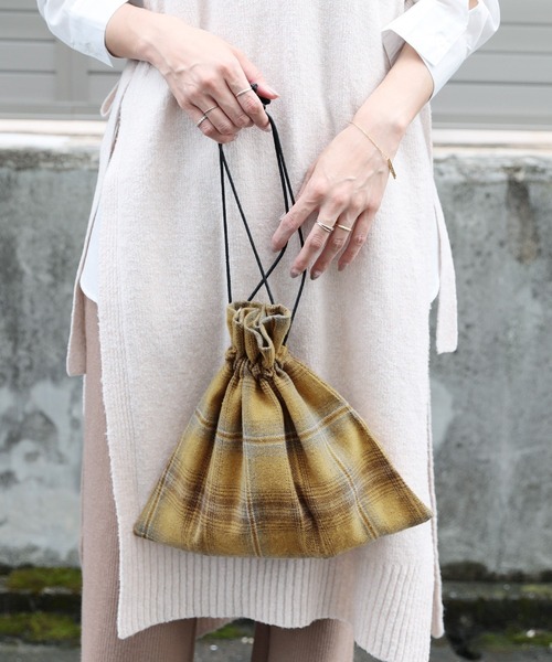 reca（レカ）の「チェック柄 巾着バッグ（ショルダーバッグ・レディース・ブルー/イエロー・ONE SIZE）」の2枚目の写真
