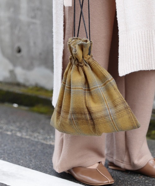 reca（レカ）の「チェック柄 巾着バッグ（ショルダーバッグ・レディース・ブルー/イエロー・ONE SIZE）」の15枚目の写真