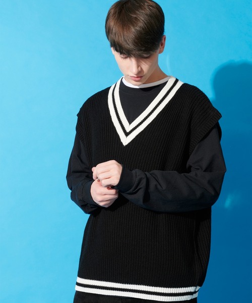 8(eight)(エイト)の「チルデンVネックニットベスト(ベスト・メンズ・ホワイト/ベージュ/ブラック・MEDIUM/LARGE)」の16枚目の写真