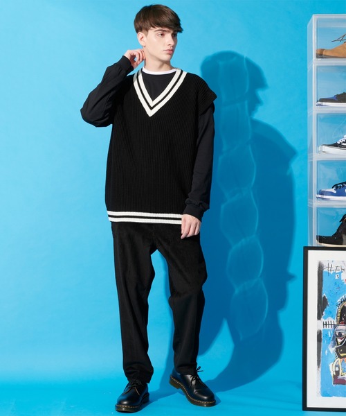 8(eight)(エイト)の「チルデンVネックニットベスト(ベスト・メンズ・ホワイト/ベージュ/ブラック・MEDIUM/LARGE)」の17枚目の写真
