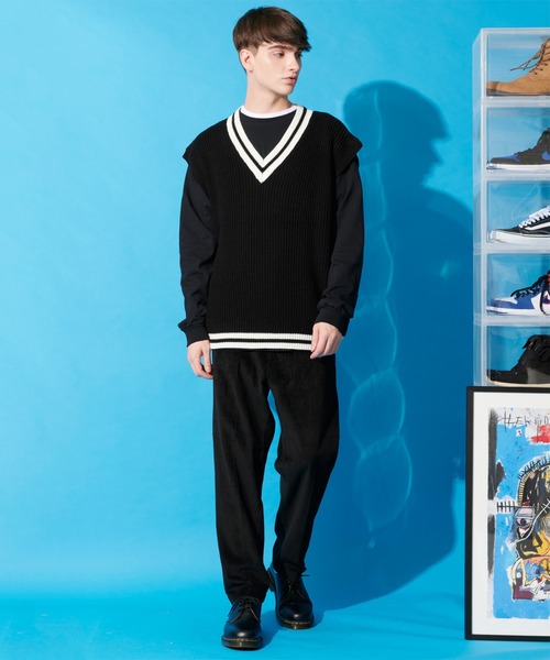 8(eight)(エイト)の「チルデンVネックニットベスト(ベスト・メンズ・ホワイト/ベージュ/ブラック・MEDIUM/LARGE)」の19枚目の写真