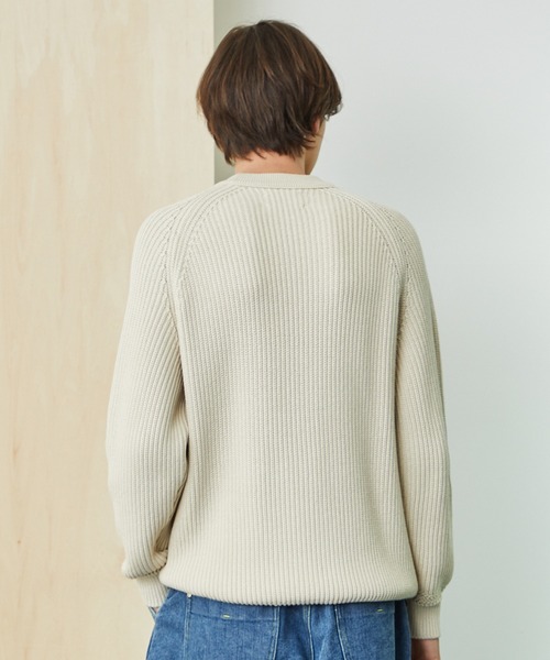 UNITED TOKYO（ユナイテッドトウキョウ）の「Soft touch 畦クルーネックニット（ニット/セーター・メンズ・ブラック/ブラウン/カーキ/インディゴブルー/グレイッシュベージュ・1/2/3）」の9枚目の写真