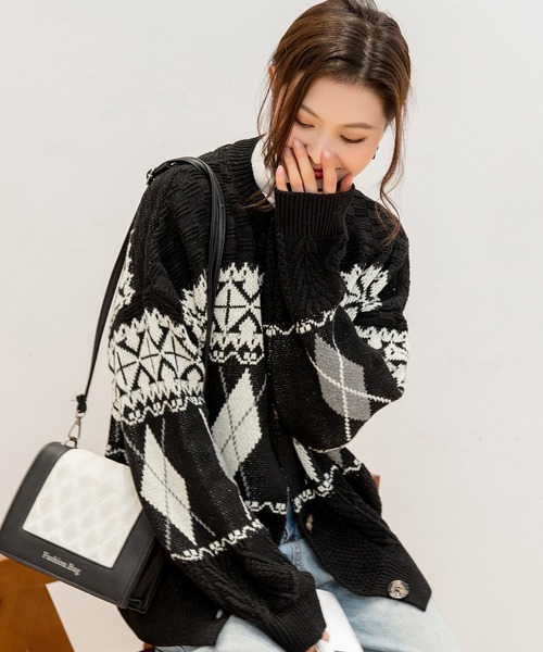 DAY CLOSET（デイ クローゼット）の「レディース ノルディック柄＆アーガイル柄ニットカーディガン 秋冬（カーディガン/ボレロ・レディース・アイボリー/ネイビー/ブラウン/ブラック/モカ/グレー・ONE SIZE）」の11枚目の写真