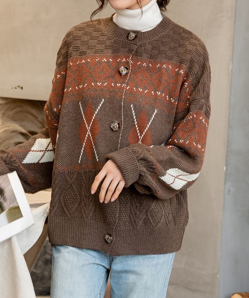 DAY CLOSET（デイ クローゼット）の「レディース ノルディック柄＆アーガイル柄ニットカーディガン 秋冬（カーディガン/ボレロ・レディース・アイボリー/ネイビー/ブラウン/ブラック/モカ/グレー・ONE SIZE）」の17枚目の写真