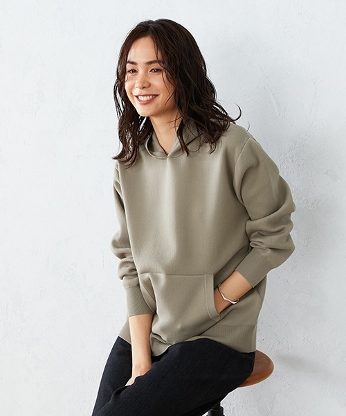 COMME CA ISM(コムサイズム)の「スムース編み ニット パーカ(パーカー・レディース・ブラック/カーキ/アイボリー/イエロー×グリーン・FREE)」の7枚目の写真