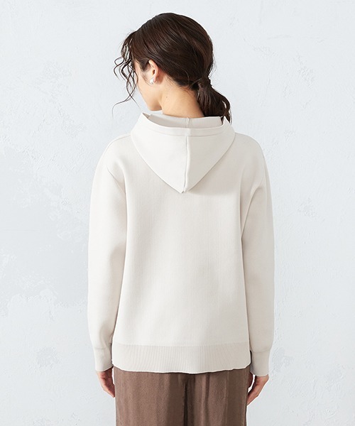 COMME CA ISM(コムサイズム)の「スムース編み ニット パーカ(パーカー・レディース・ブラック/カーキ/アイボリー/イエロー×グリーン・FREE)」の17枚目の写真