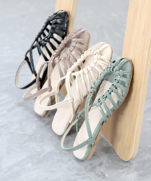 SOROTTO(ソロット)の「【ママとお揃い】メニ―ストラップのノットデザインラウンドトゥサンダル(サンダル・キッズ・ホワイト/ブラック/オリーブ/モカ・22.0cm/19.0cm/20.0cm/21.0cm)」の20枚目の写真