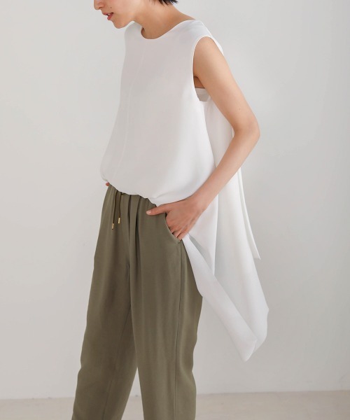 Bou Jeloud（ブージュルード）の「Aラインノースリーブチュニック（シャツ/ブラウス・レディース・ブラック/オフホワイト/グリーン/モカ・38）」の16枚目の写真