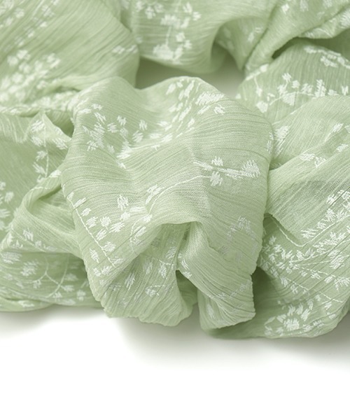 チチカカ（チチカカ）の「シアーペイズリービッグシュシュ（シュシュ・レディース・ベージュ/グリーン・FREE）」の5枚目の写真