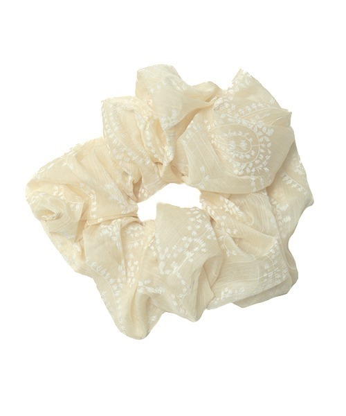 チチカカ（チチカカ）の「シアーペイズリービッグシュシュ（シュシュ・レディース・ベージュ/グリーン・FREE）」の7枚目の写真