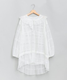 喜びのレースブラウス