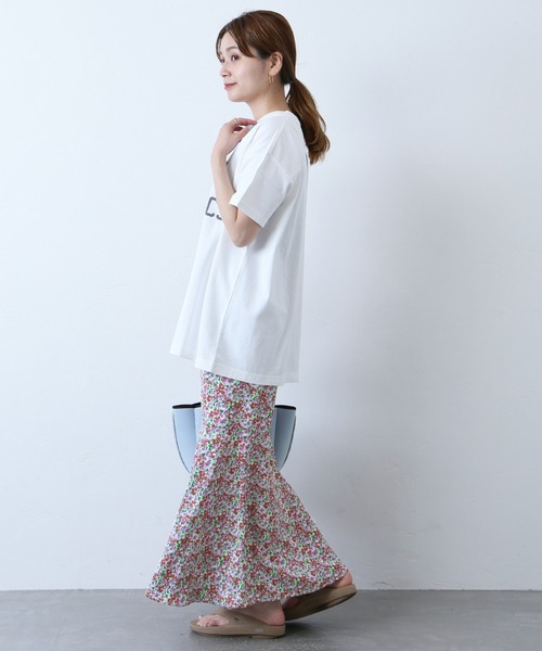 JOURNAL STANDARD（ジャーナルスタンダード）の「フラワープリントマーメイドスカート◆（スカート・レディース・パープル/ブルー・38/36）」の5枚目の写真