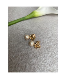 【Mee】結び3連フープピアス × 大振りコットンパール(MA)