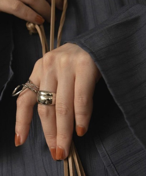 marjour(マージュール)の「WIDE RING(リング・レディース・シルバー/ゴールド・FREE)」の1枚目の写真