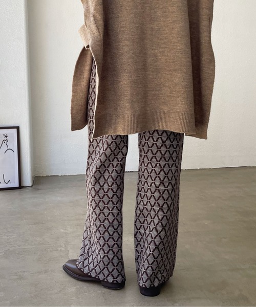 Shelly island（シェリーアイランド）の「幾何学柄ジャガードニットパンツ（その他パンツ・レディース・ベージュ/ブラウン・FREE）」の14枚目の写真