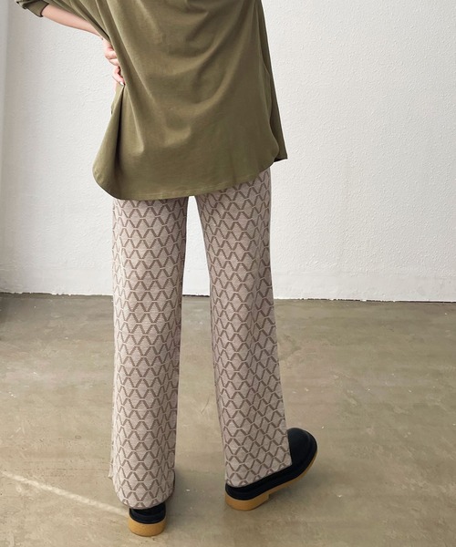 Shelly island（シェリーアイランド）の「幾何学柄ジャガードニットパンツ（その他パンツ・レディース・ベージュ/ブラウン・FREE）」の8枚目の写真