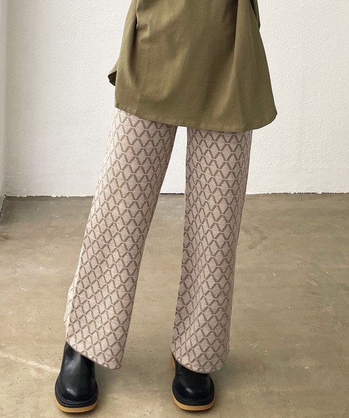 Shelly island（シェリーアイランド）の「幾何学柄ジャガードニットパンツ（その他パンツ・レディース・ベージュ/ブラウン・FREE）」の10枚目の写真