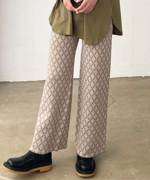 Shelly island（シェリーアイランド）の「幾何学柄ジャガードニットパンツ（その他パンツ・レディース・ベージュ/ブラウン・FREE）」の7枚目の写真