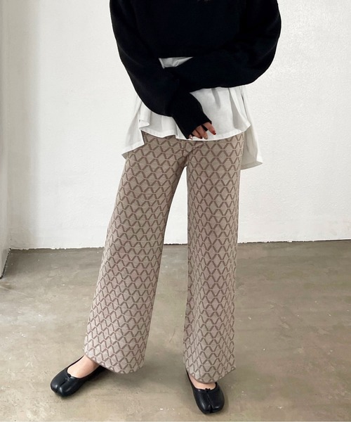 Shelly island（シェリーアイランド）の「幾何学柄ジャガードニットパンツ（その他パンツ・レディース・ベージュ/ブラウン・FREE）」の5枚目の写真