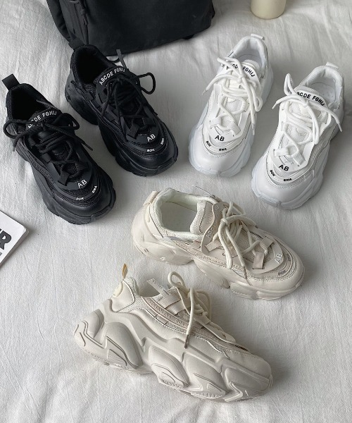 Shoes in Closet(シューズインクローゼット)の「厚底 ボリュームソール ダッドスニーカー 39(スニーカー・レディース・ブラック/ホワイト/ベージュ・S/M/LL/L/XS)」の12枚目の写真