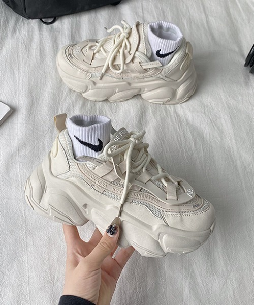Shoes in Closet(シューズインクローゼット)の「厚底 ボリュームソール ダッドスニーカー 39(スニーカー・レディース・ブラック/ホワイト/ベージュ・S/M/LL/L/XS)」の7枚目の写真