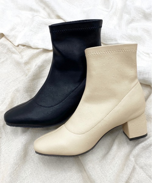 apres jour mignon(アプレジュールミニョン)の「ストレッチショートブーツ【ZOZOTOWN限定アイテム】(ブーツ・レディース・アイボリー/ブラック・SMALL/MEDIUM/LARGE/X-LARGE)」の6枚目の写真