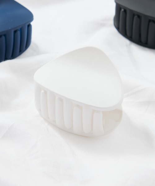 COLONY 2139（コロニートゥーワンスリーナイン）の「マットクリップ（バレッタ/ヘアクリップ・レディース・ホワイト/ブラック/ベージュ/ネイビー/グレー・FREE）」の2枚目の写真