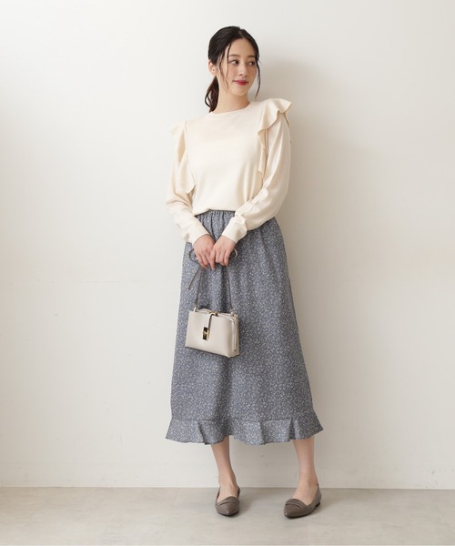 NATURAL BEAUTY BASIC(ナチュラルビューティーベーシック)の「ラッフルショルダーニット/0171270914(ニット/セーター・レディース・オフホワイト/ネイビー/グレー・MEDIUM)」の4枚目の写真