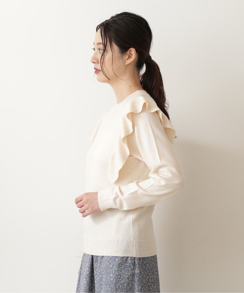 NATURAL BEAUTY BASIC(ナチュラルビューティーベーシック)の「ラッフルショルダーニット/0171270914(ニット/セーター・レディース・オフホワイト/ネイビー/グレー・MEDIUM)」の8枚目の写真