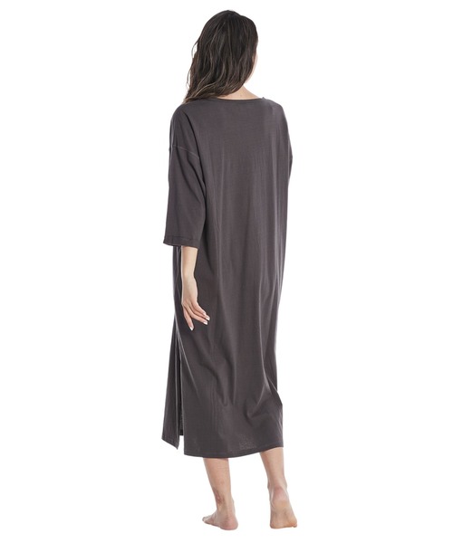 ROXY（ロキシー）の「STRIDE/ロキシーワンピース（ワンピース・レディース・ベージュ/ブラック/パープル・MEDIUM/LARGE/SMALL）」の4枚目の写真