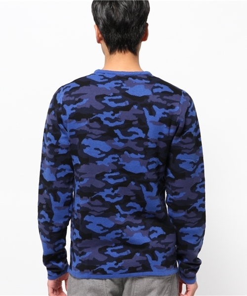 VENCEEXCHANGE(ヴァンスエクスチェンジ)の「カモフラジャガード Vネック(ニット/セーター・メンズ・ブルー/グリーン・LARGE/MEDIUM/SMALL)」の7枚目の写真