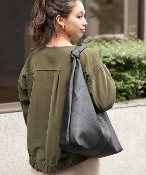 BAYFLOW（ベイフロー）の「リバーシブルジップブルゾン（ブルゾン・レディース・ブラック/カーキ/ブルー・SMALL/MEDIUM）」の4枚目の写真