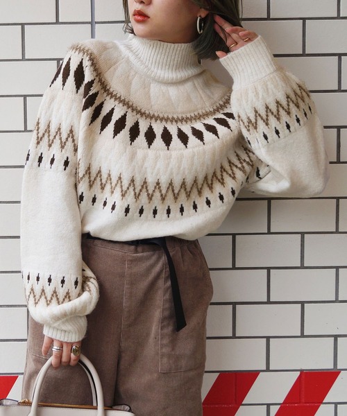 179/WG（イチナナキュウダブルジー）の「求心柄ニット（ニット/セーター・レディース・オフホワイト/グレー・FREE）」の2枚目の写真