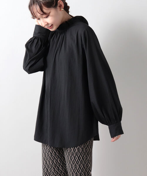 fredy repit(フレディレピ)の「【WEB限定】ボリュームスリーブフリルスタンドカラーシャツ(前後2WAY)(シャツ/ブラウス・レディース・ライトブルー/ブラック/オフホワイト・38)」の3枚目の写真