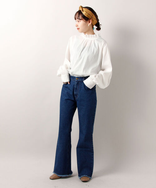 fredy repit(フレディレピ)の「【WEB限定】ボリュームスリーブフリルスタンドカラーシャツ(前後2WAY)(シャツ/ブラウス・レディース・ライトブルー/ブラック/オフホワイト・38)」の4枚目の写真