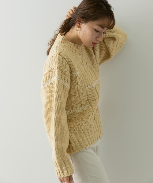 URBAN RESEARCH Sonny Label（アーバンリサーチサニーレーベル）の「パッチワークステッチ ケーブルニット（ニット/セーター・レディース・チャコールグレー/イエロー系その他/オフホワイト・FREE）」の21枚目の写真